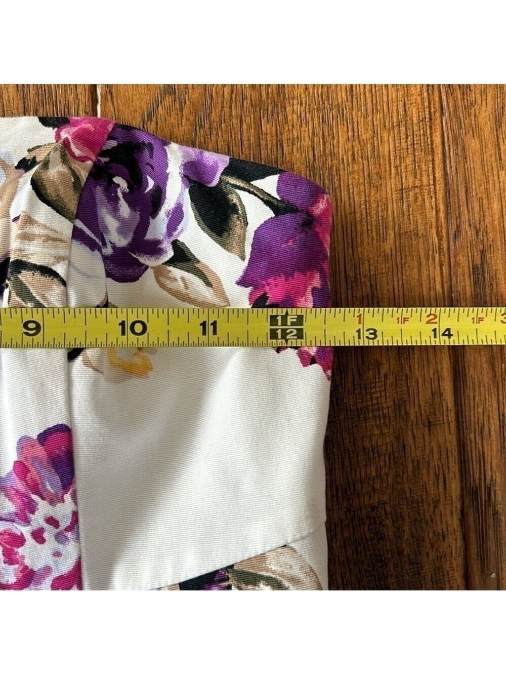 White House Black Market: White Strapless Dress w/ Floral Pattern: Size 0 - Picture 8 of 10